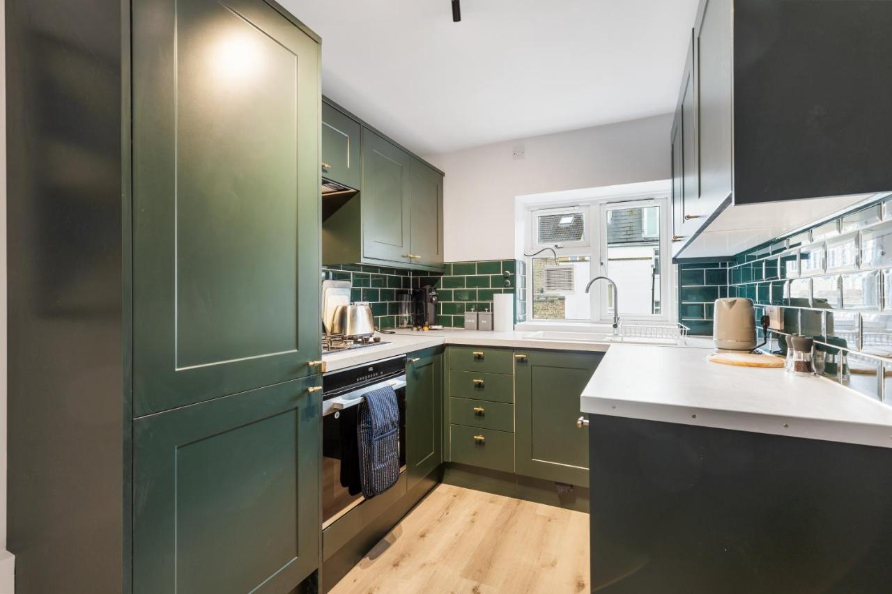 Bright & Cosy Gem ~ Battersea Park View ~ King Bed Apartment ลอนดอน ภายนอก รูปภาพ
