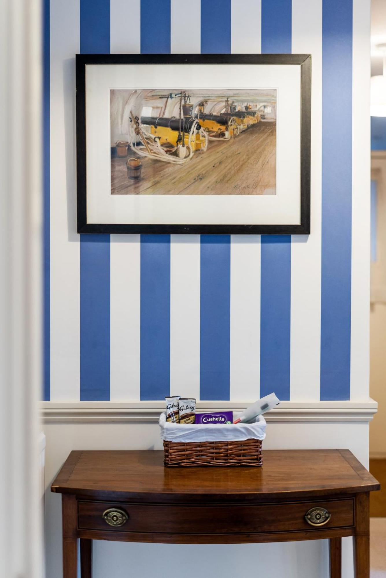 Bright & Cosy Gem ~ Battersea Park View ~ King Bed Apartment ลอนดอน ภายนอก รูปภาพ