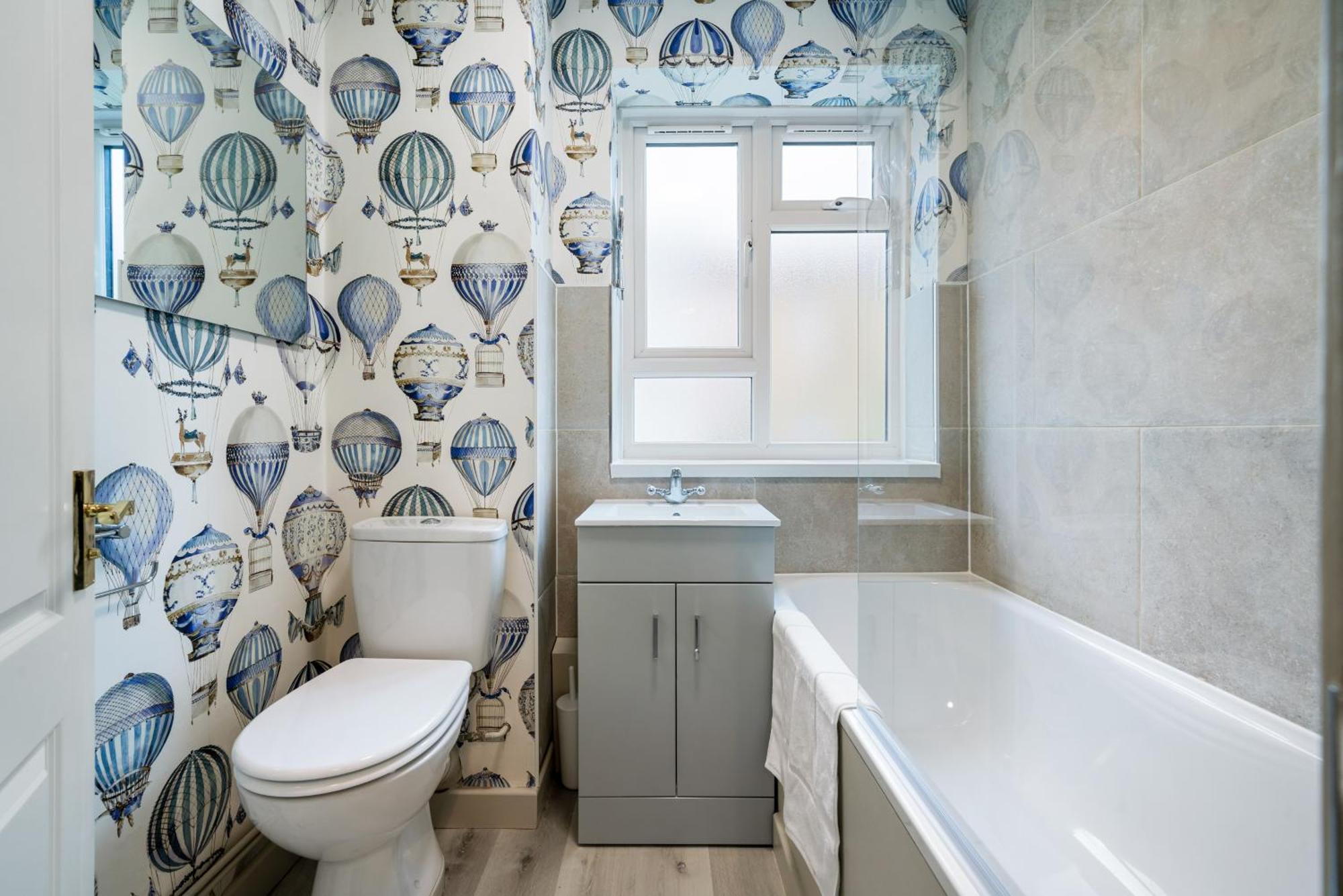 Bright & Cosy Gem ~ Battersea Park View ~ King Bed Apartment ลอนดอน ภายนอก รูปภาพ