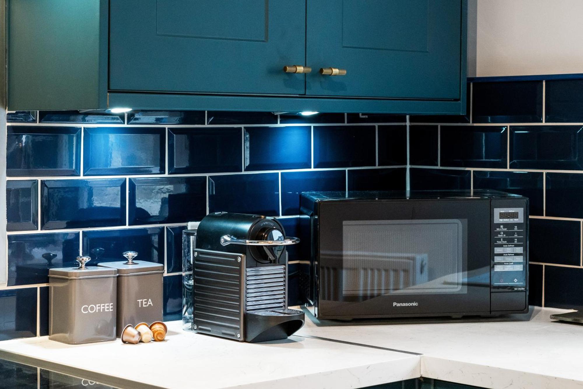Bright & Cosy Gem ~ Battersea Park View ~ King Bed Apartment ลอนดอน ภายนอก รูปภาพ