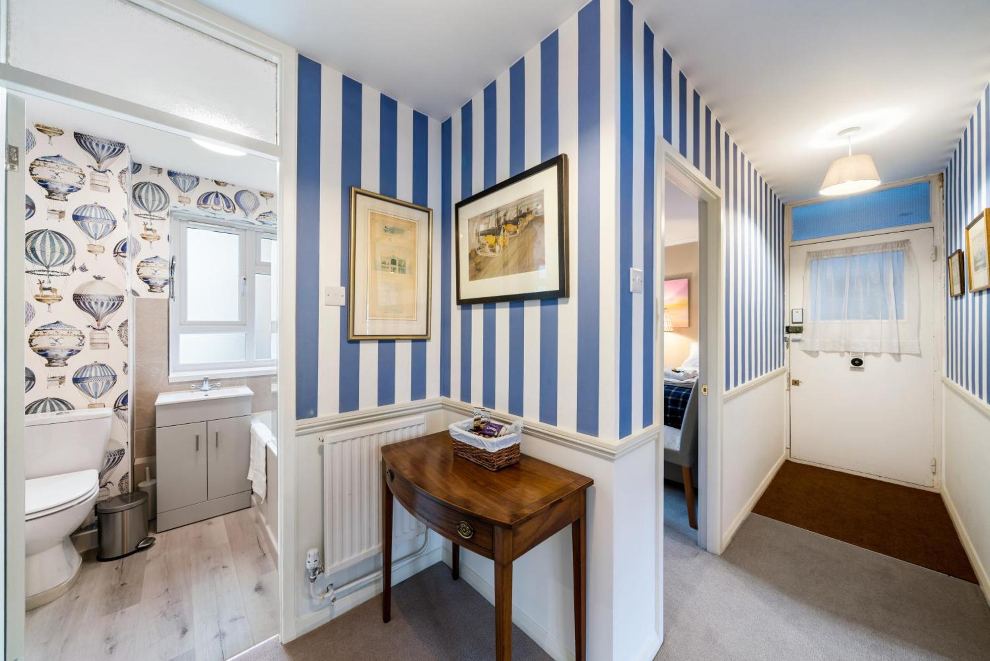 Bright & Cosy Gem ~ Battersea Park View ~ King Bed Apartment ลอนดอน ภายนอก รูปภาพ