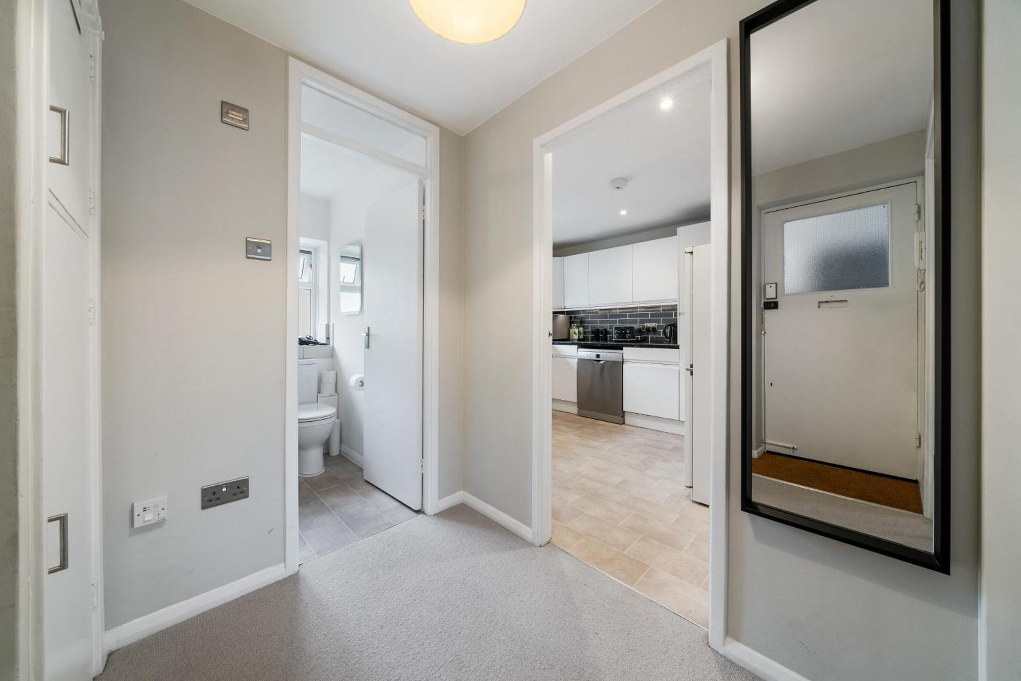 Bright & Cosy Gem ~ Battersea Park View ~ King Bed Apartment ลอนดอน ภายนอก รูปภาพ