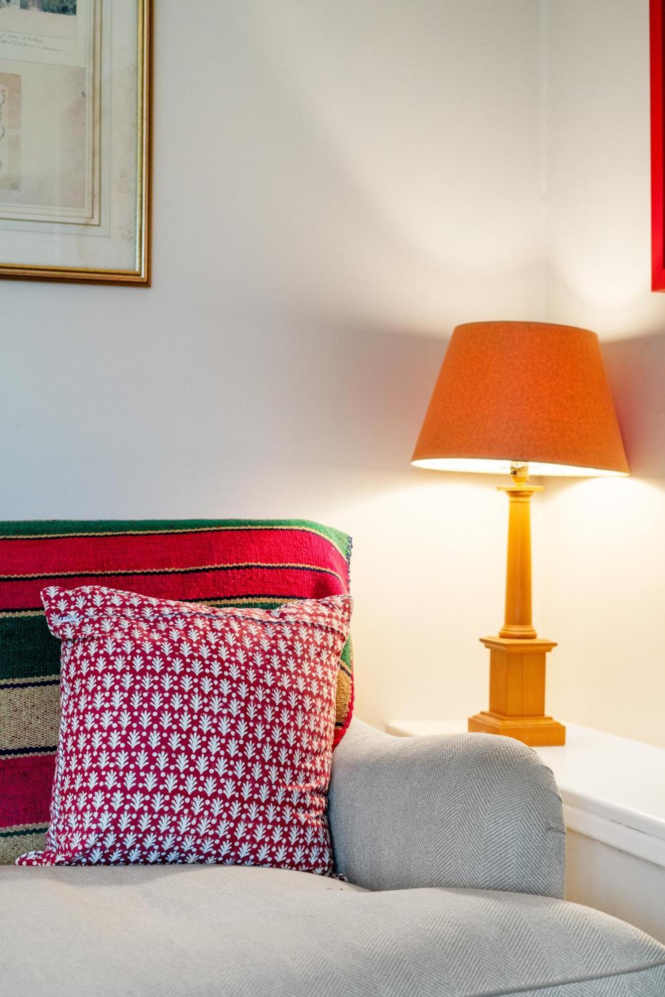 Bright & Cosy Gem ~ Battersea Park View ~ King Bed Apartment ลอนดอน ภายนอก รูปภาพ